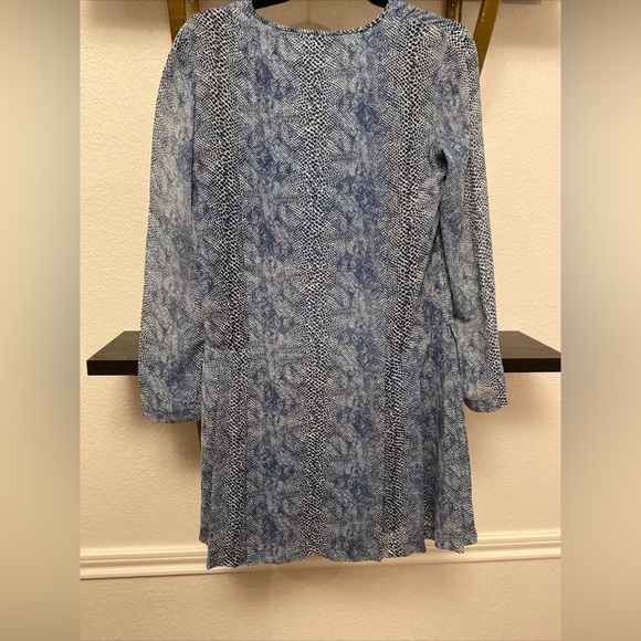 PRISTINE - Tory Burch Blue Snake Print Dress - Size 2 - Light, Cool and Comfy! - Picture 2 of 8